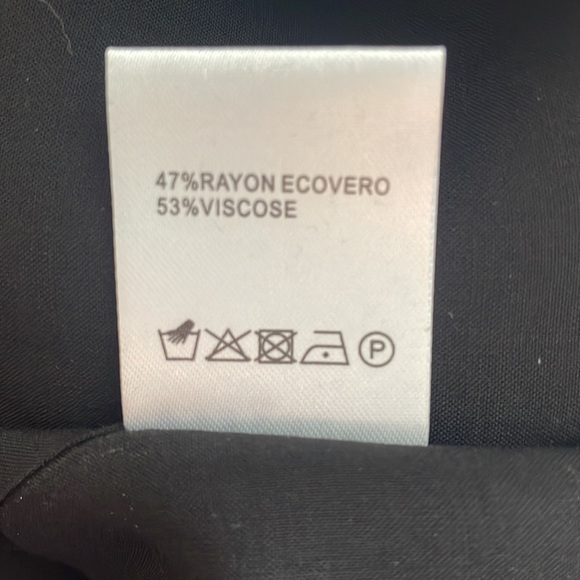 Louizon fly dress in black - Picture 7 of 12